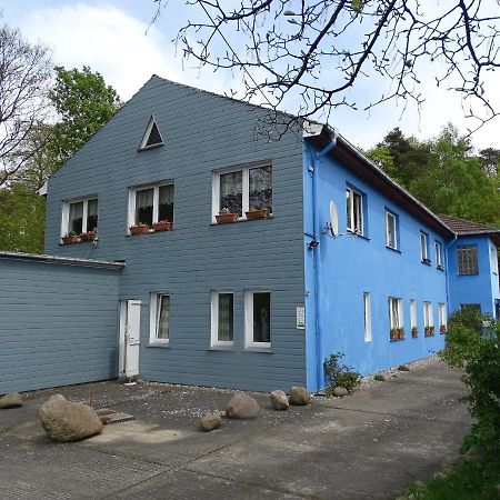 Отель Gasthof Blaues Haus Bastorf Экстерьер фото