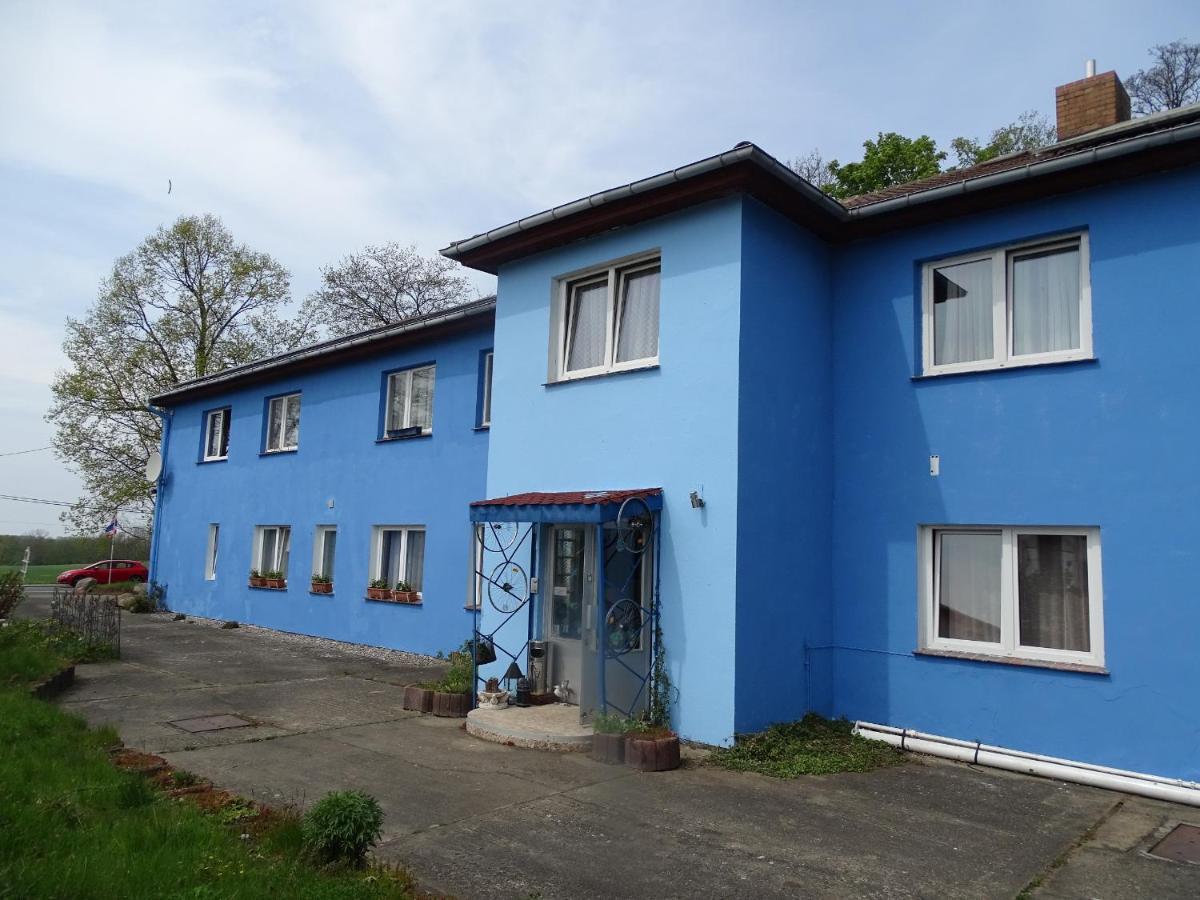 Отель Gasthof Blaues Haus Bastorf Экстерьер фото