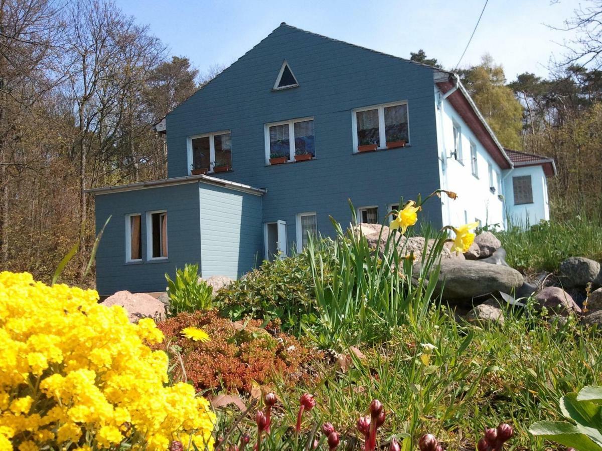 Отель Gasthof Blaues Haus Bastorf Экстерьер фото